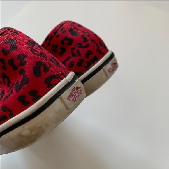 Red and Black Print Vans (6.5) - Picture 5 of 8